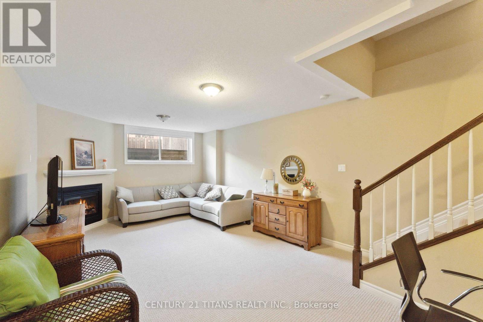 812 Ashenvale Way