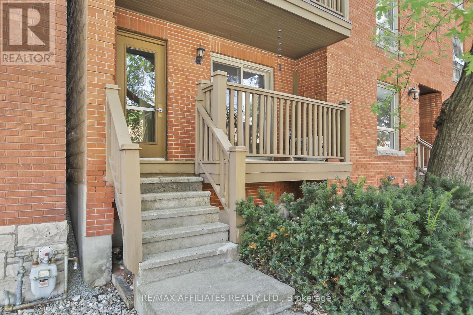 #1 - 160 Bruyere Street