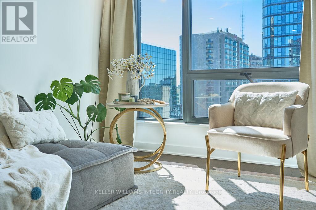 2009 - 340 Queen Street