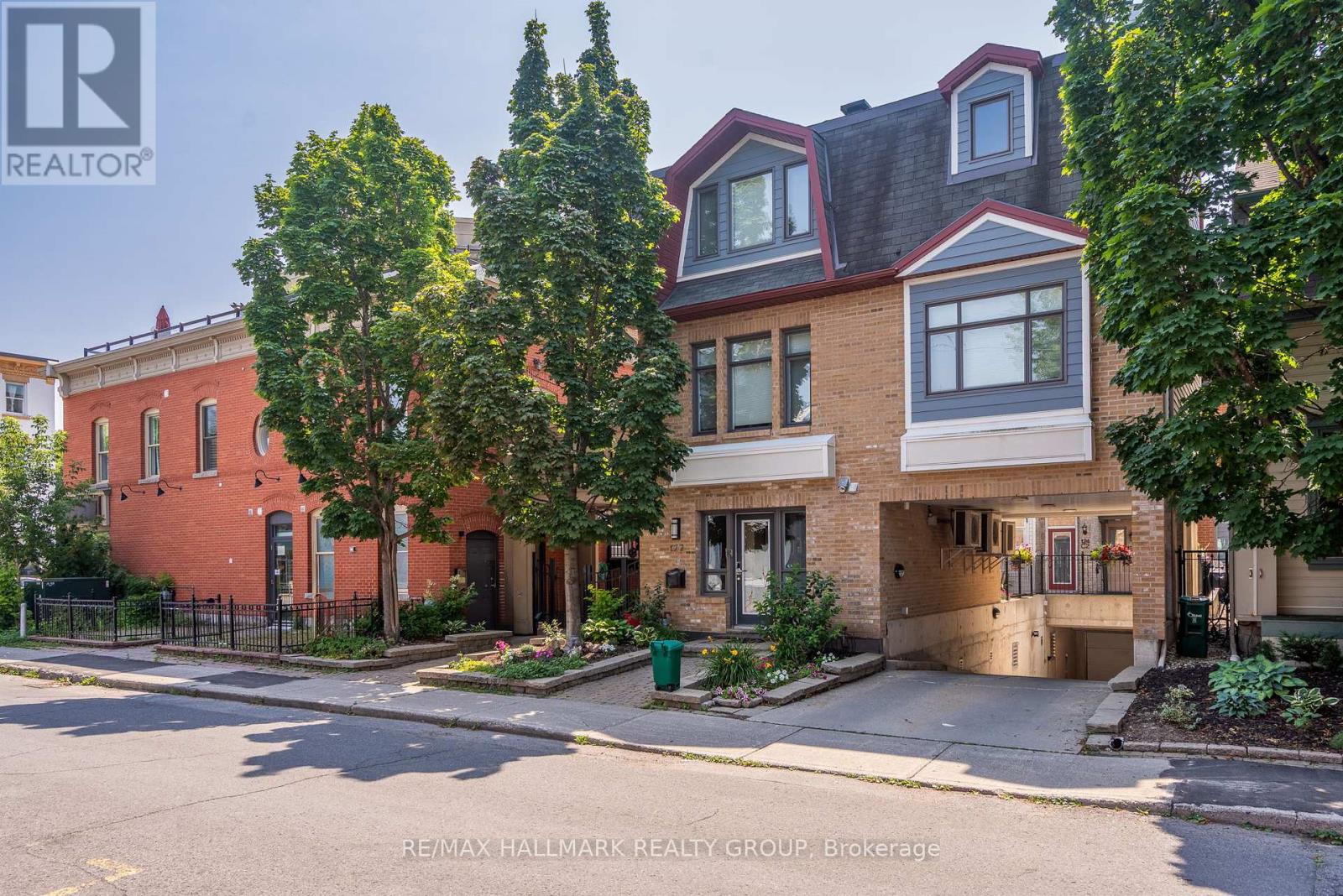 D124 - 124 Guigues Avenue