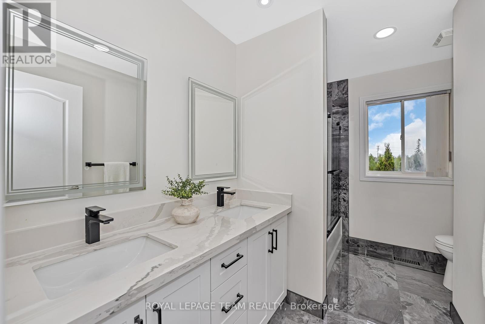 27 Heritage Grove Crescent