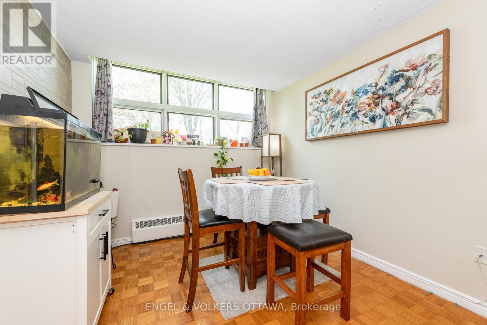 8 - 1356 Meadowlands Drive E