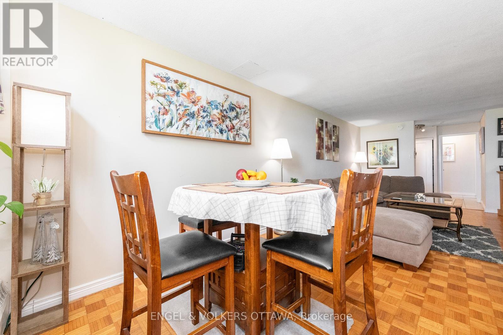 8 - 1356 Meadowlands Drive E