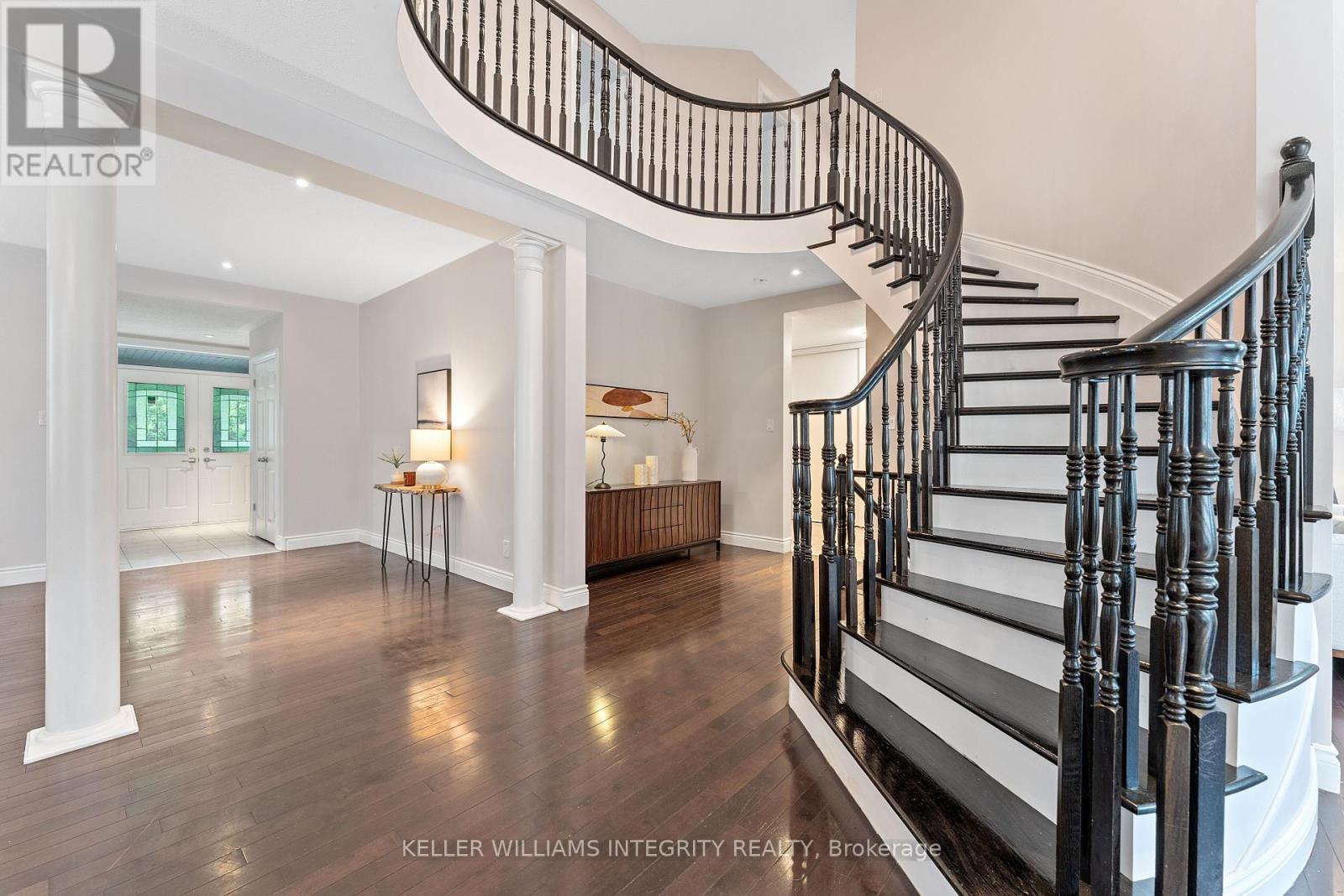 357 Langrell Crescent