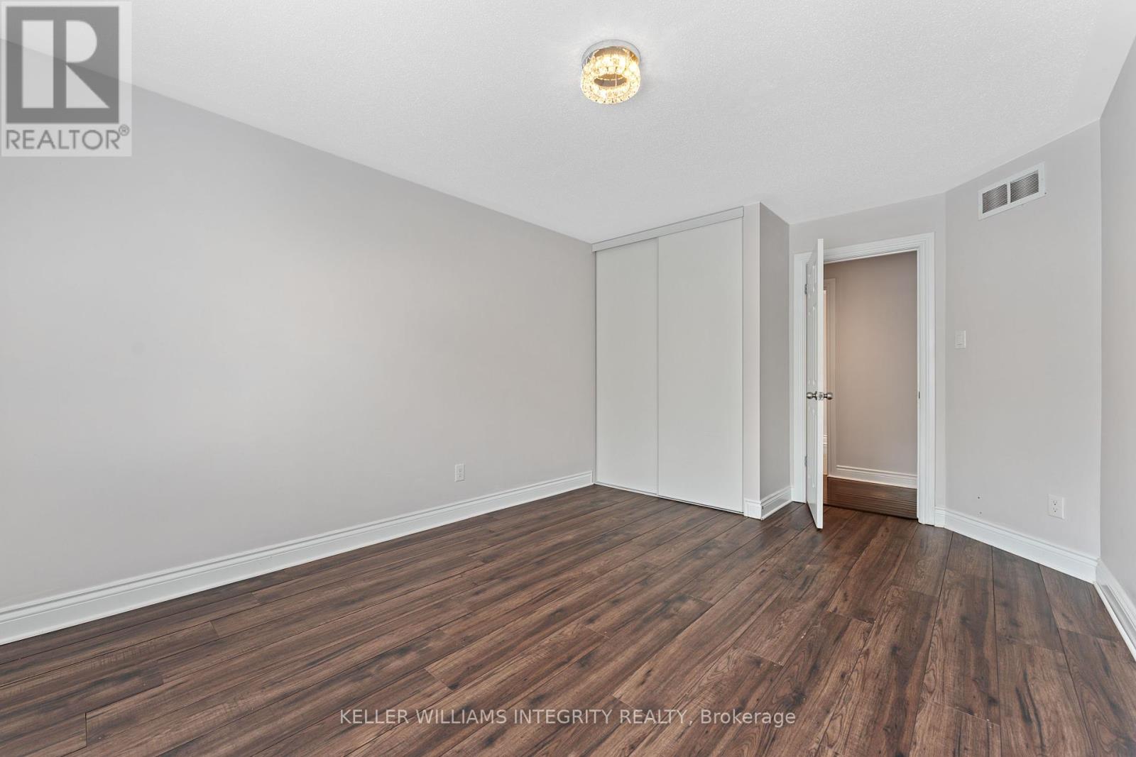 357 Langrell Crescent