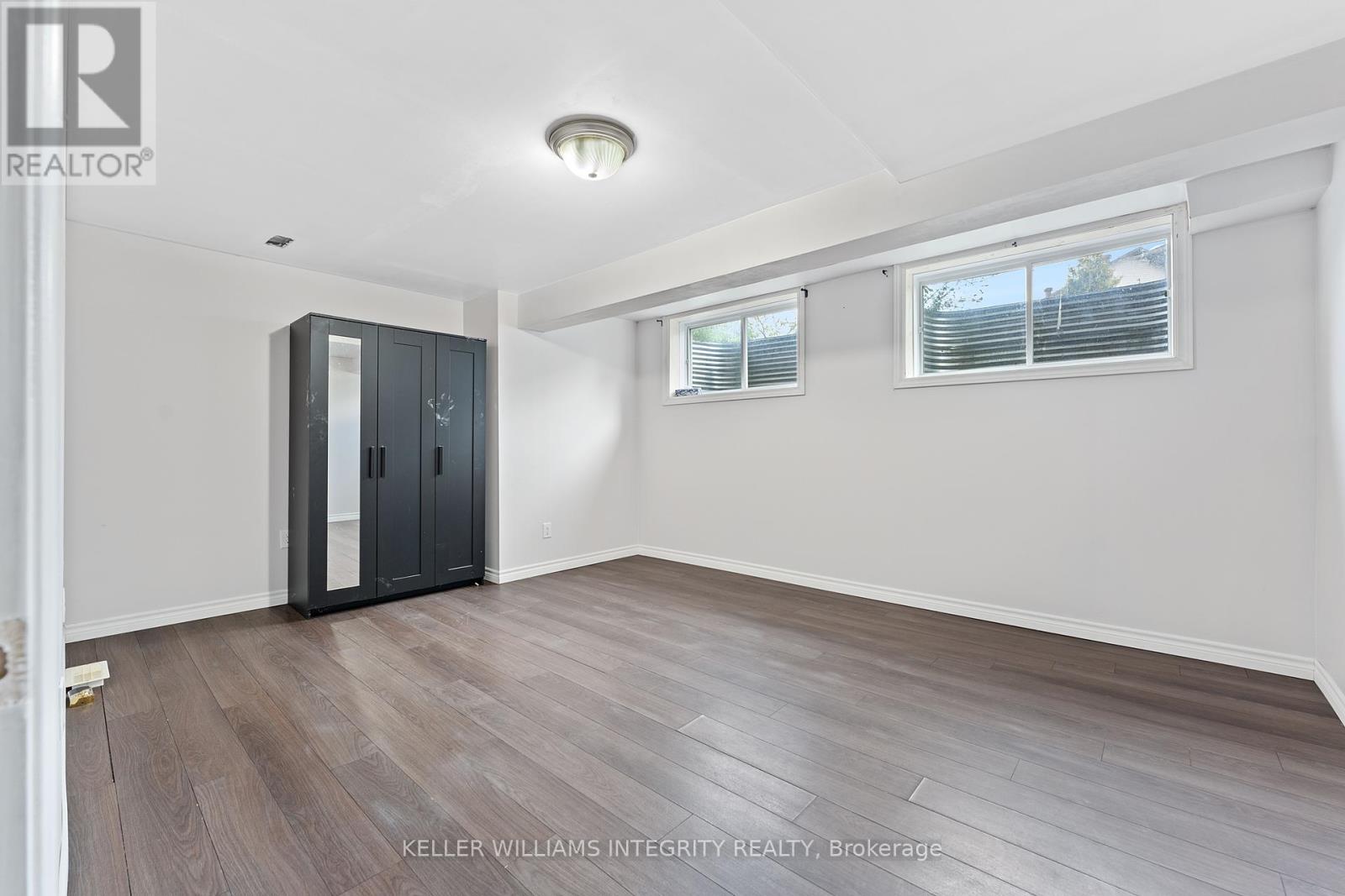 357 Langrell Crescent
