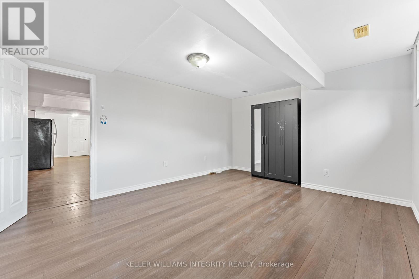 357 Langrell Crescent