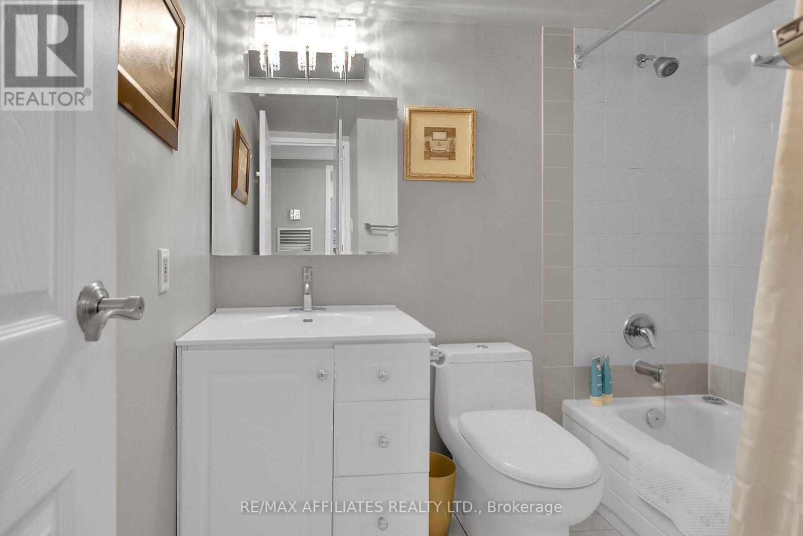 U303 - 200 Lafontaine Avenue