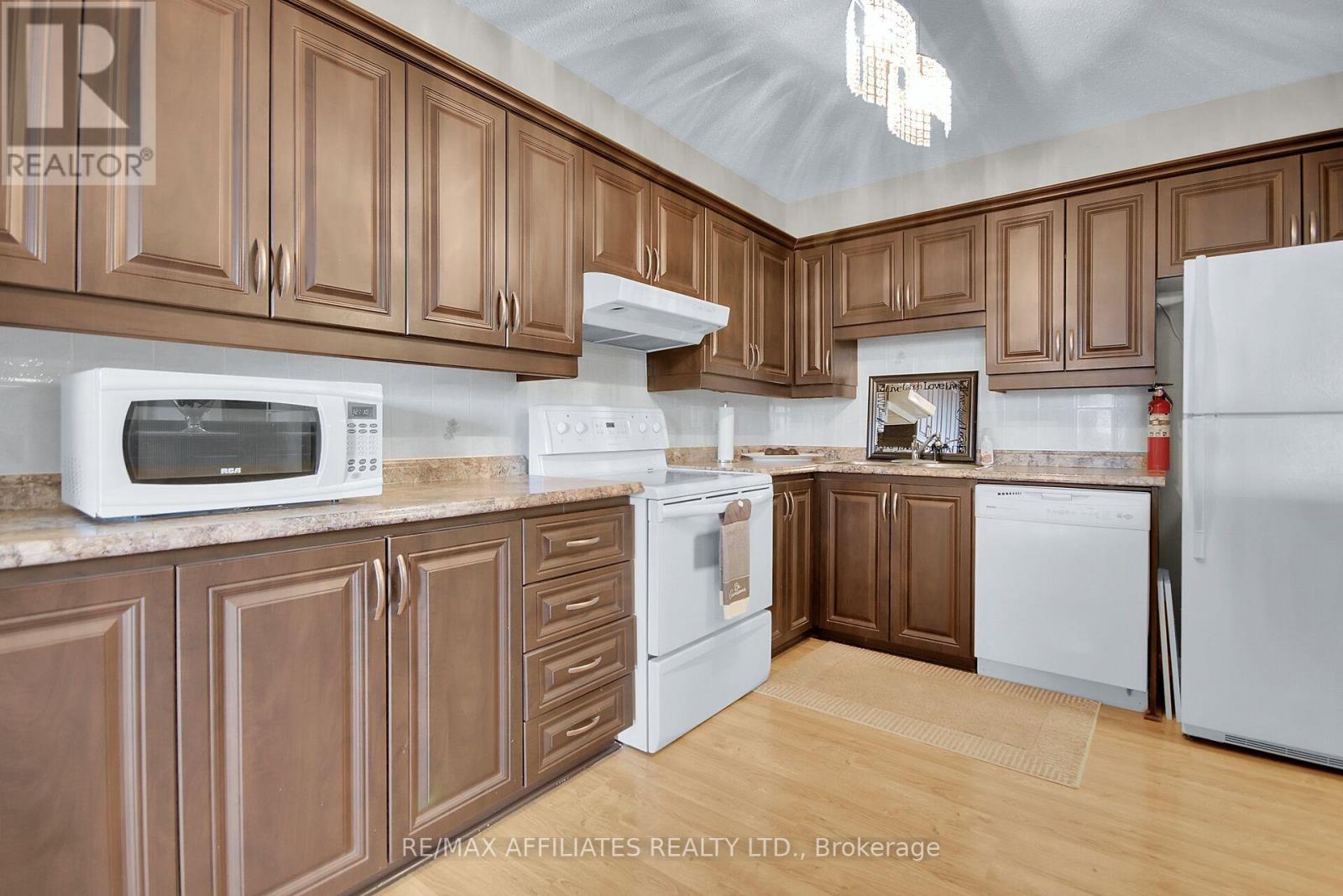U303 - 200 Lafontaine Avenue