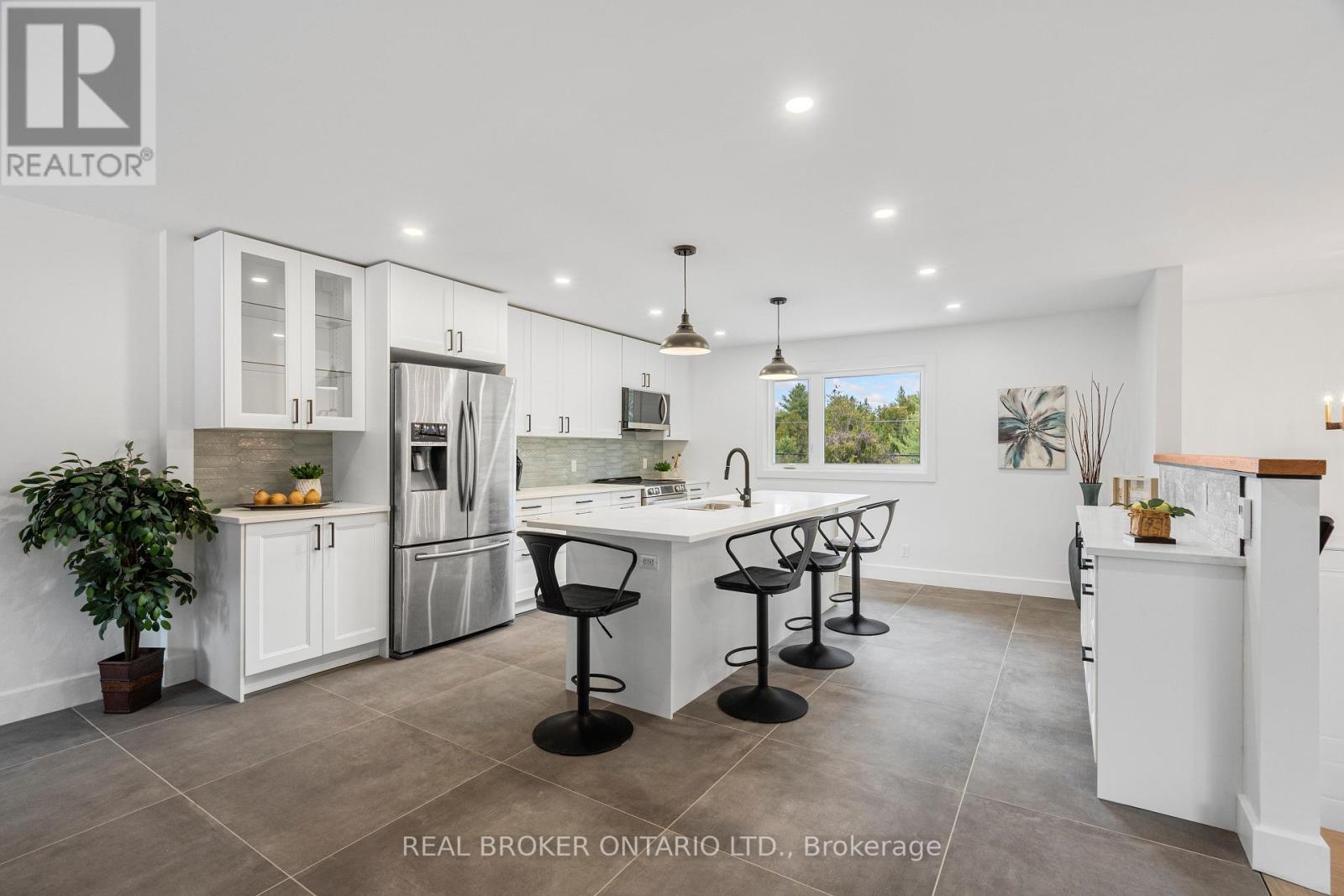 833 Beavertail Road