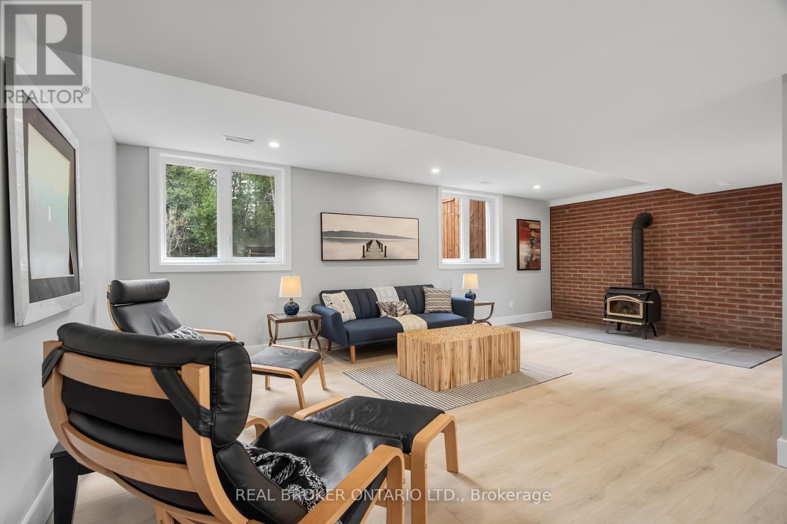 833 Beavertail Road
