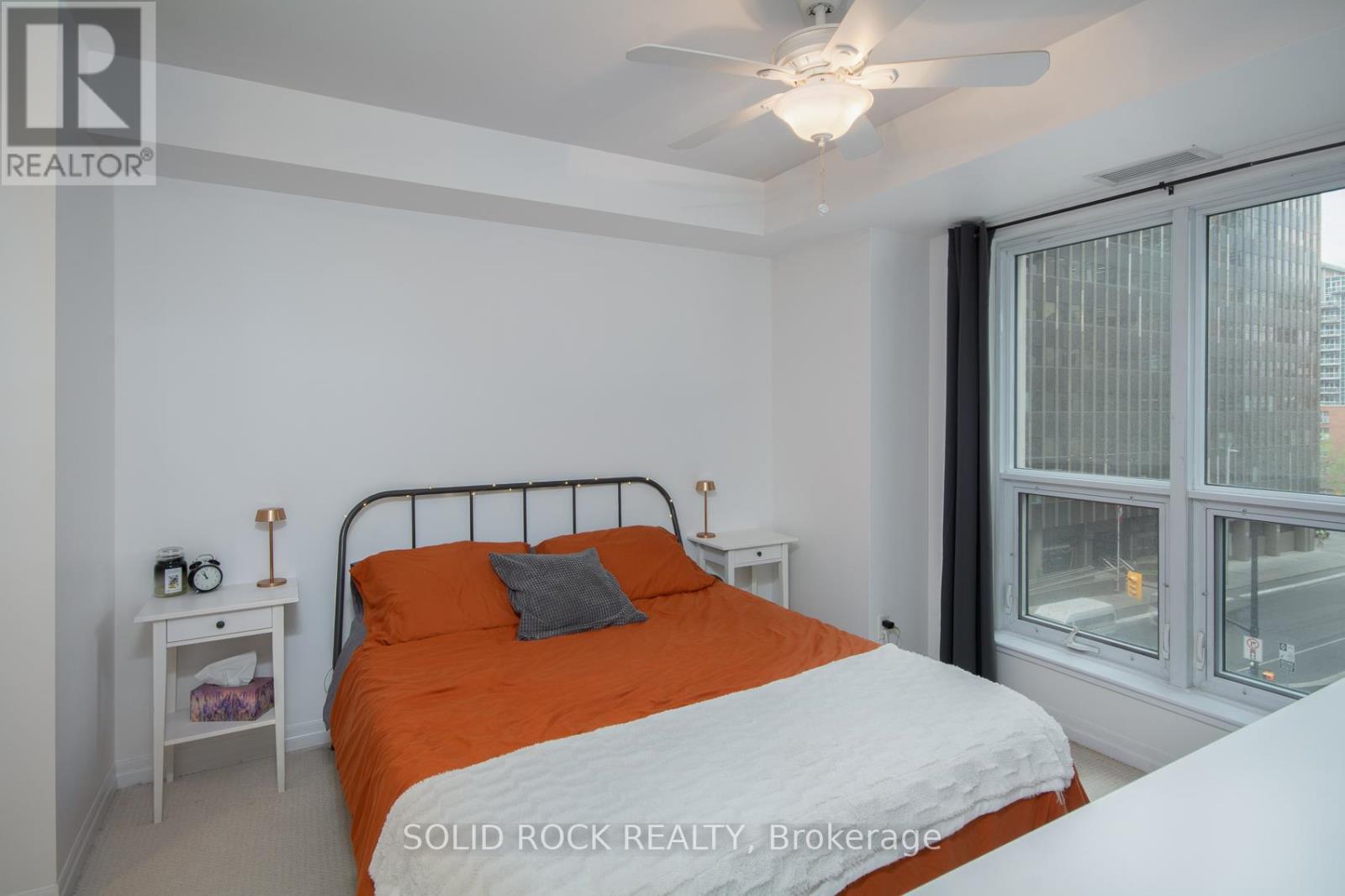 502 - 242 Rideau Street