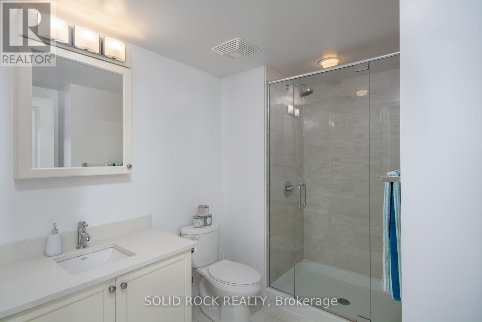 502 - 242 Rideau Street