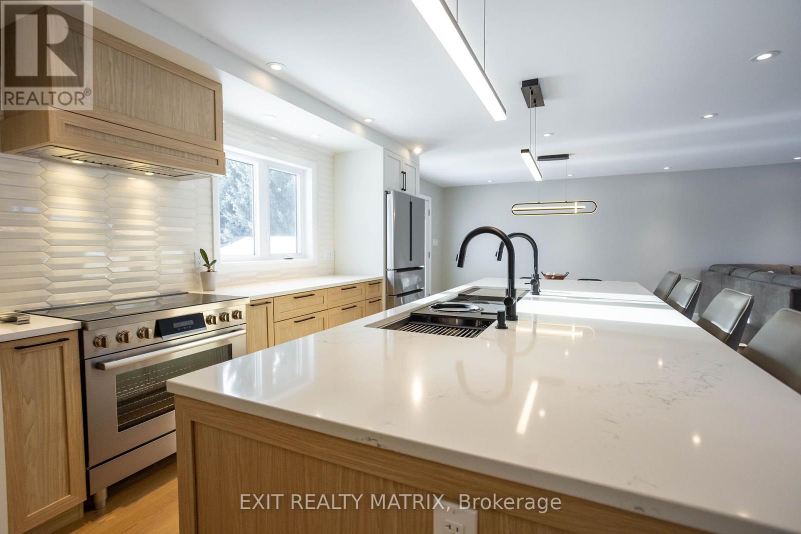 2418 Rideau Road
