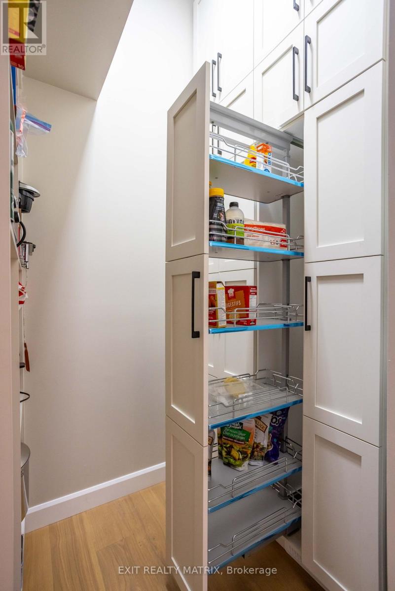 2418 Rideau Road