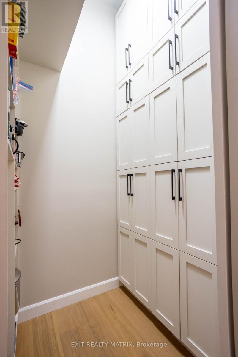 2418 Rideau Road
