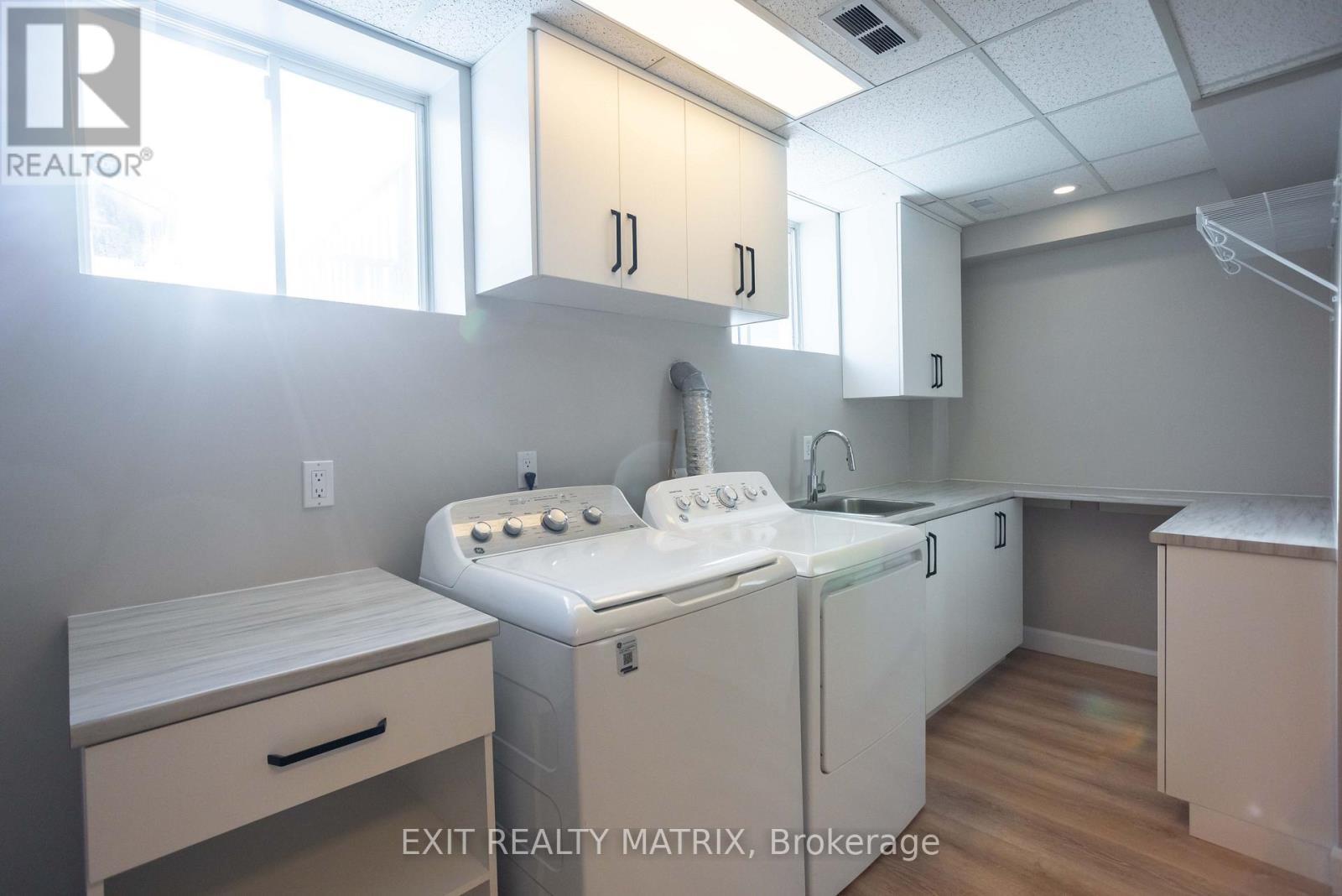 2418 Rideau Road