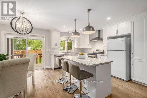 401 Voyageur Place