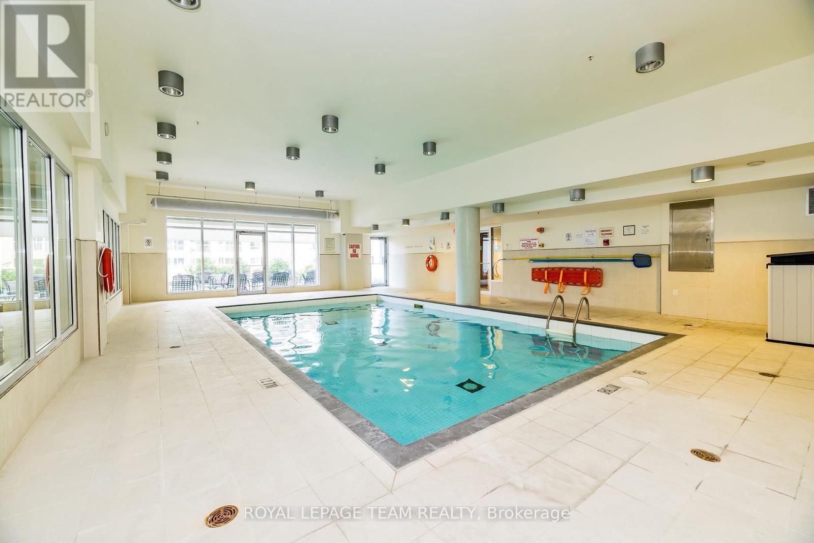 1809 - 242 Rideau Street