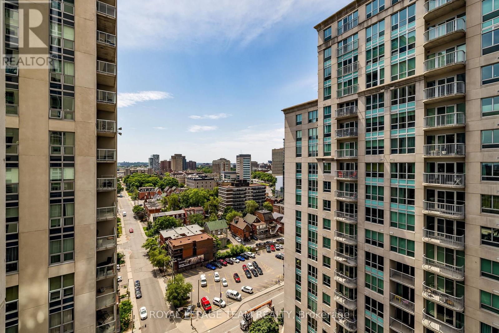 1809 - 242 Rideau Street