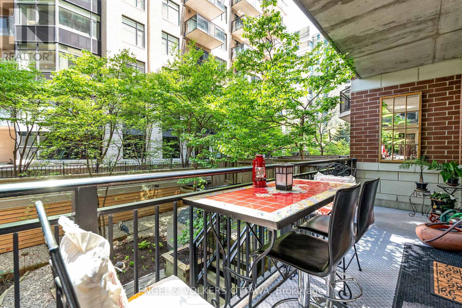 203 - 375 Lisgar Street