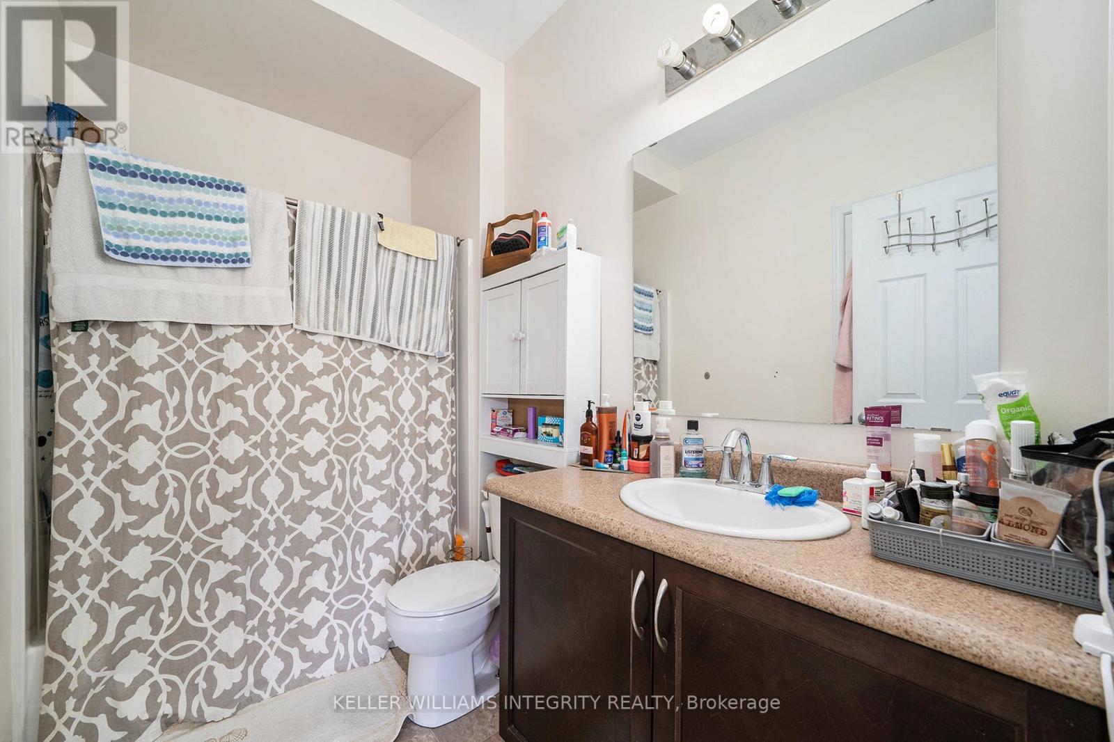 256 Espin Heights