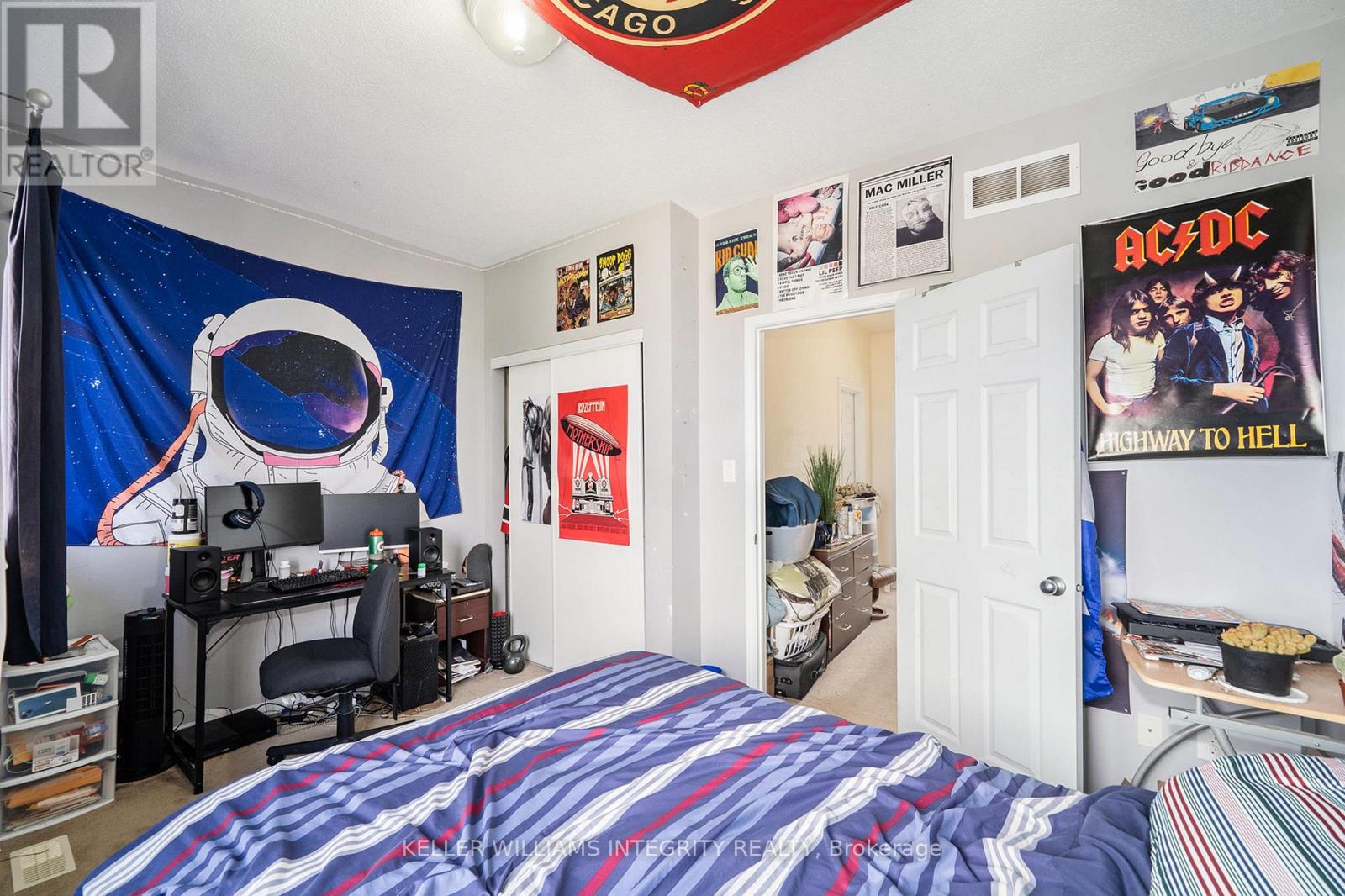 256 Espin Heights