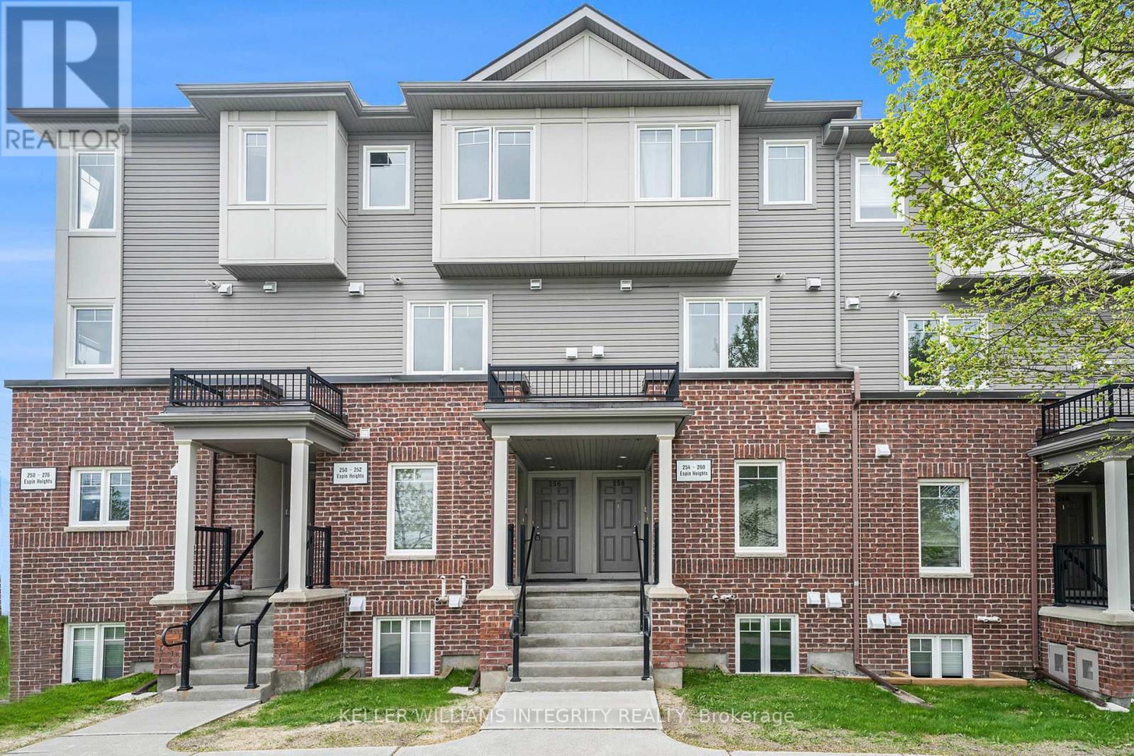 256 Espin Heights