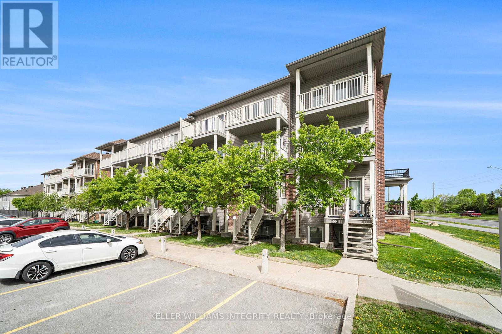 256 Espin Heights