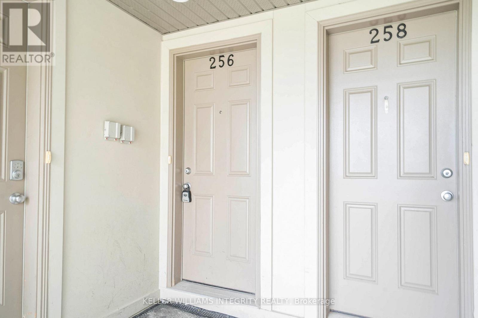 256 Espin Heights