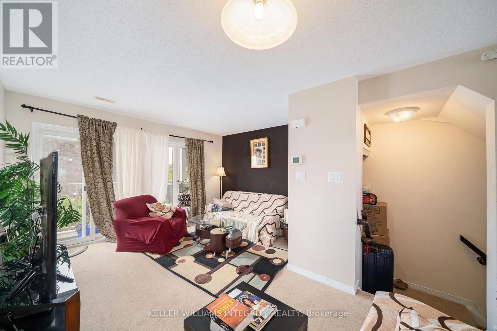 256 Espin Heights