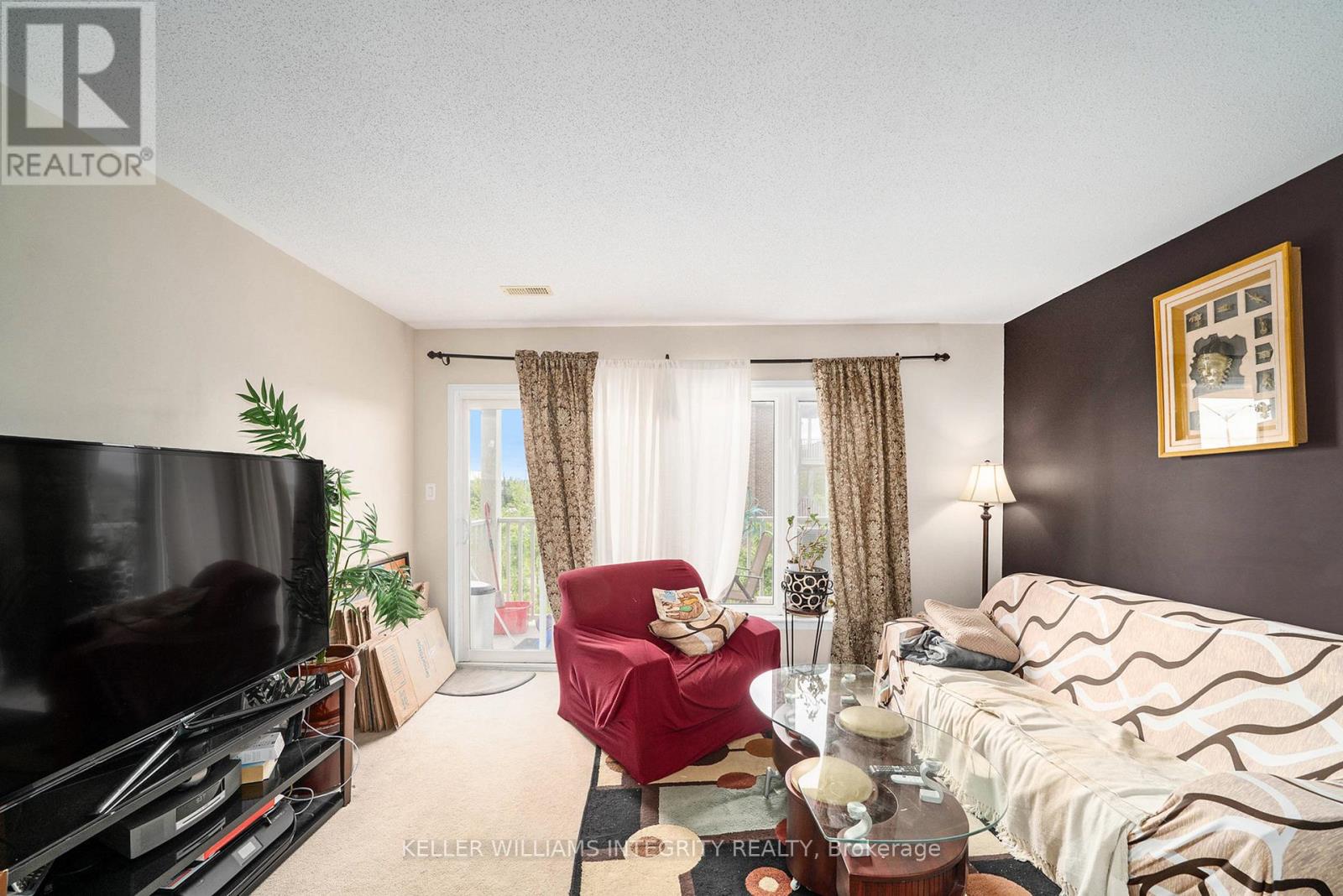 256 Espin Heights