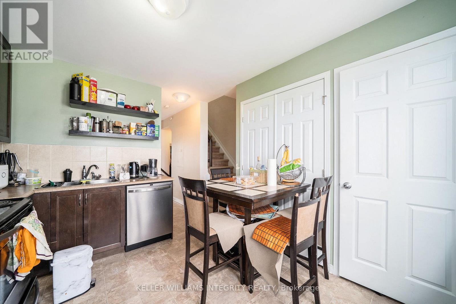 256 Espin Heights