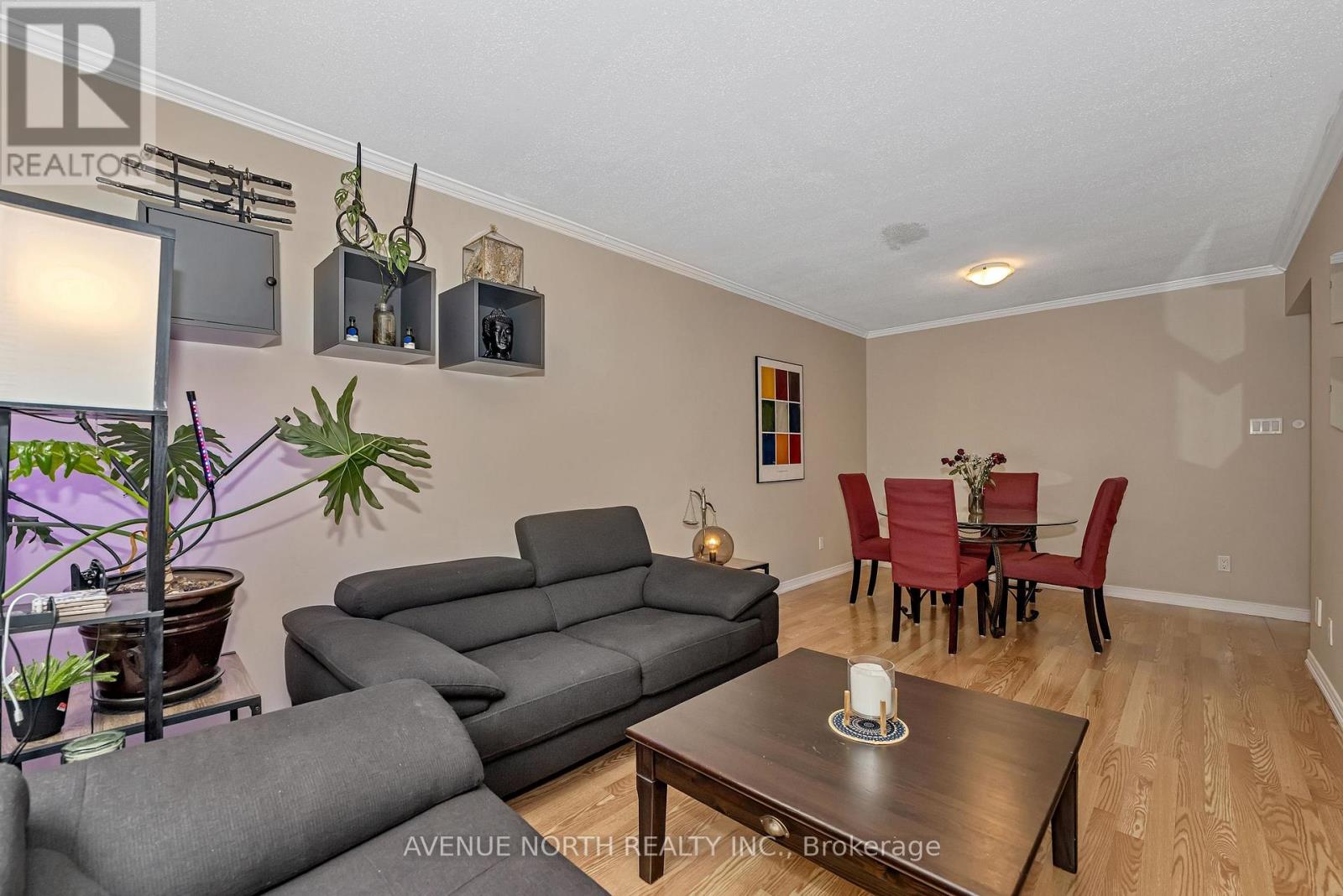 120 Markland Crescent