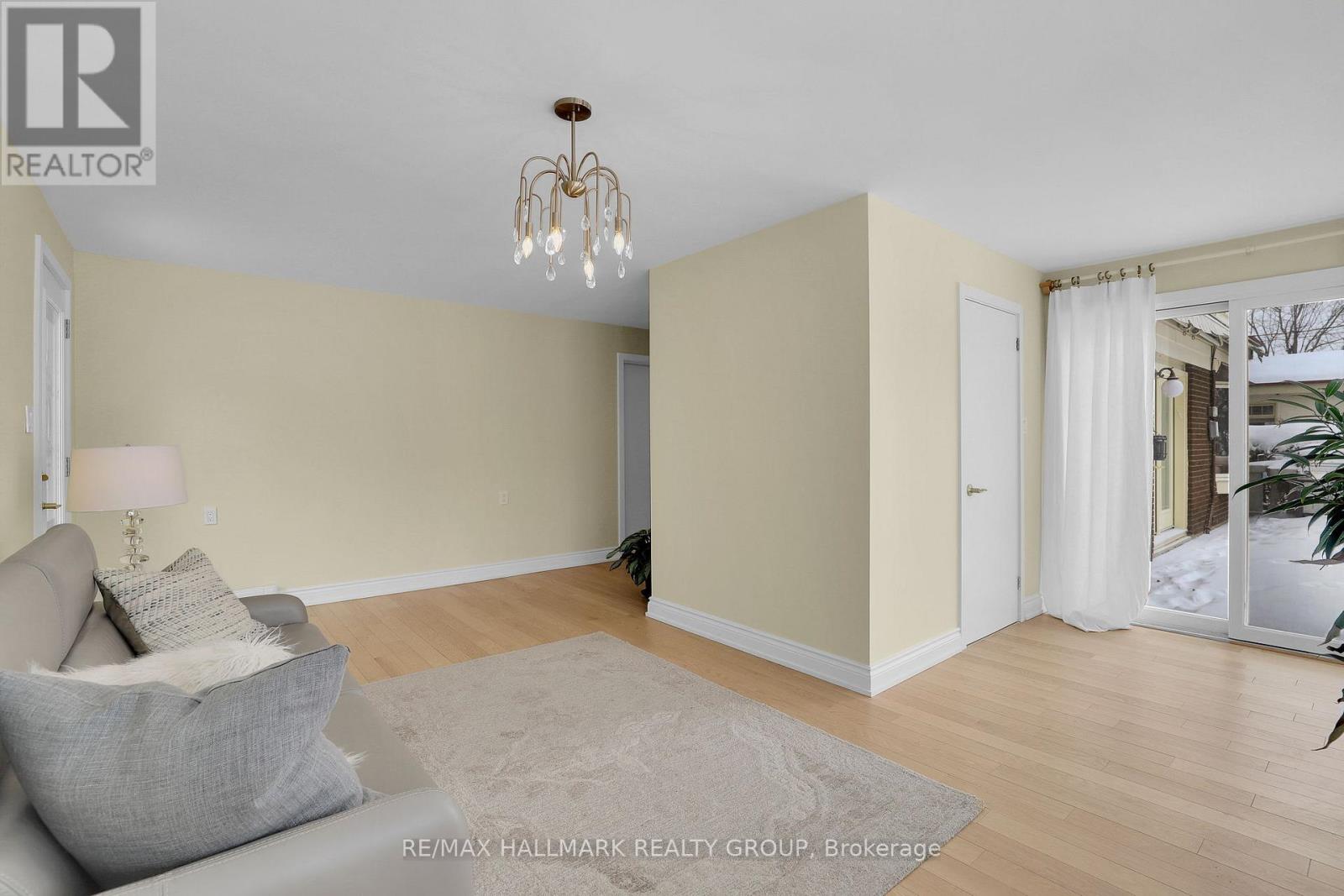 1712 Playfair Drive