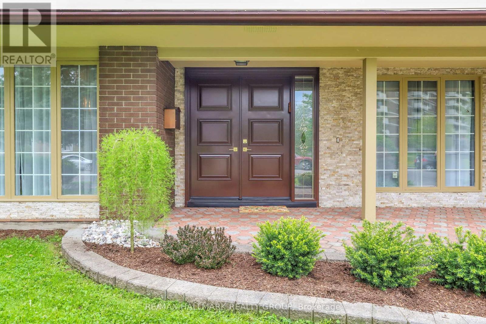 1712 Playfair Drive