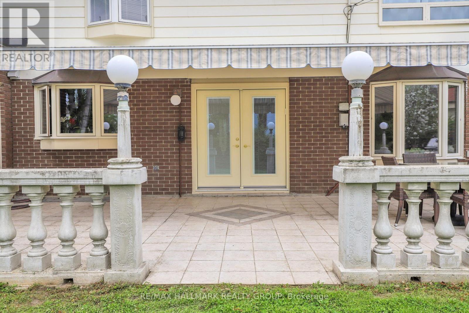 1712 Playfair Drive