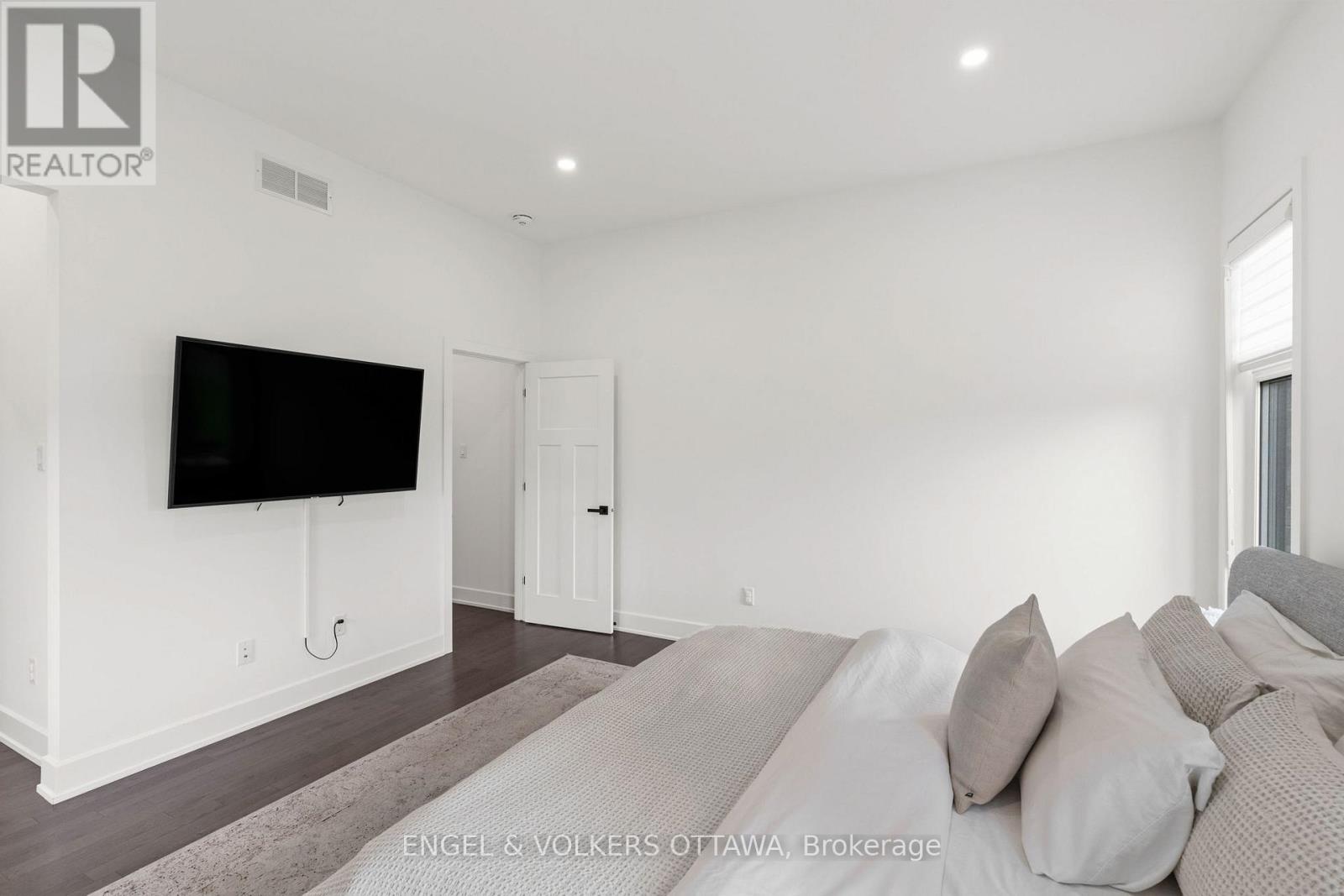 312 Shoreway Drive. Drive