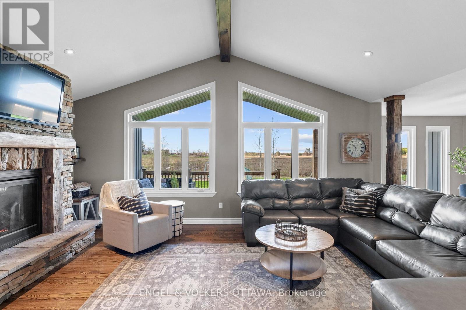 5567 Lombardy Drive