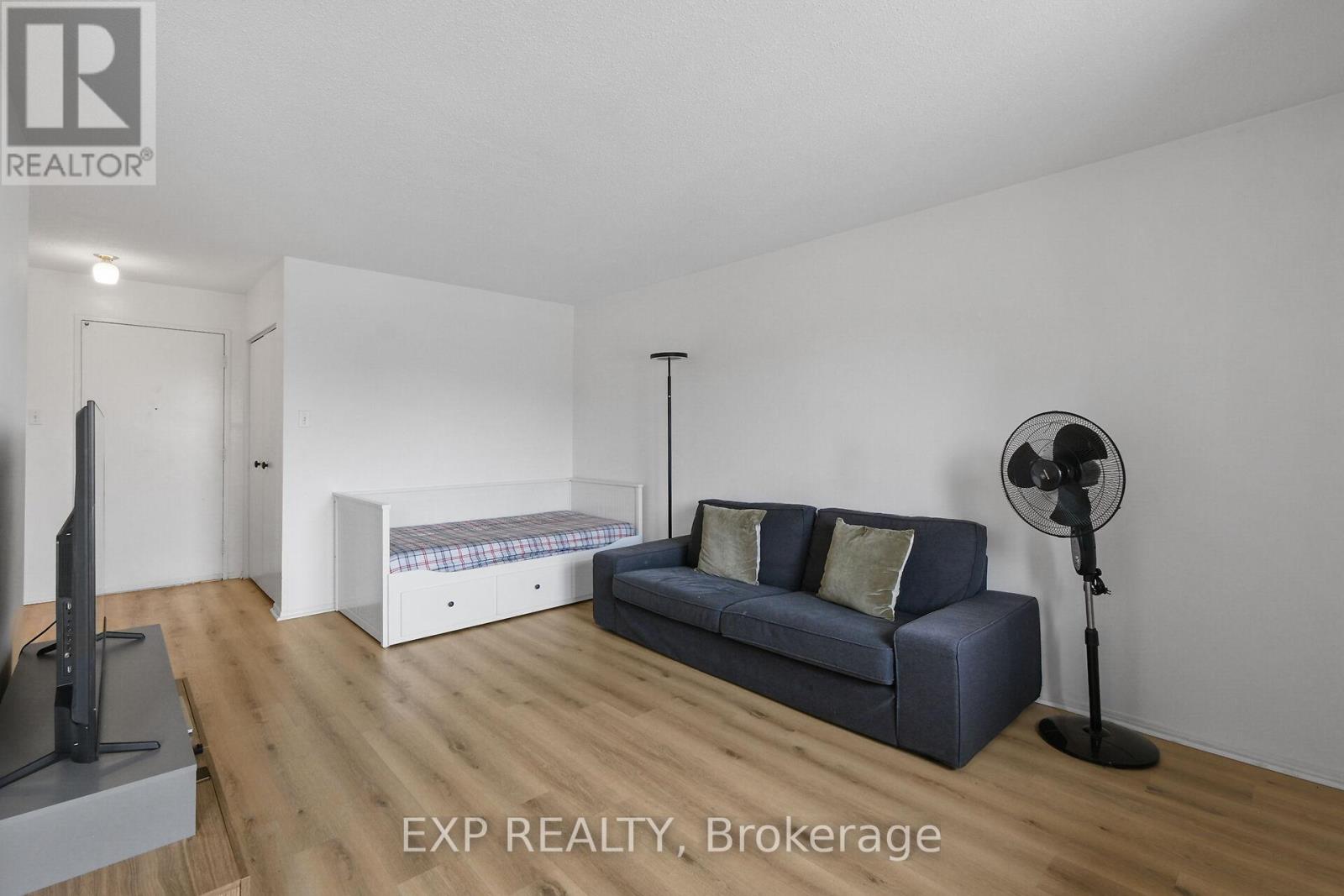 305b - 2041 Arrowsmith Drive