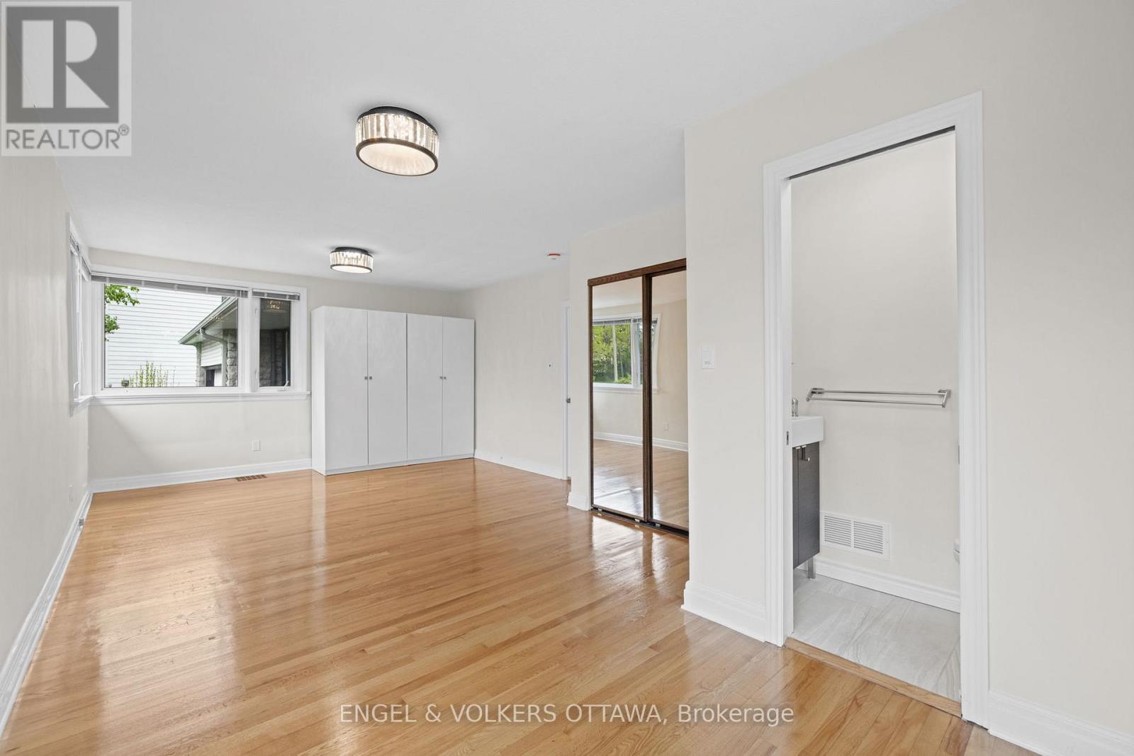 1960 Alta Vista Drive