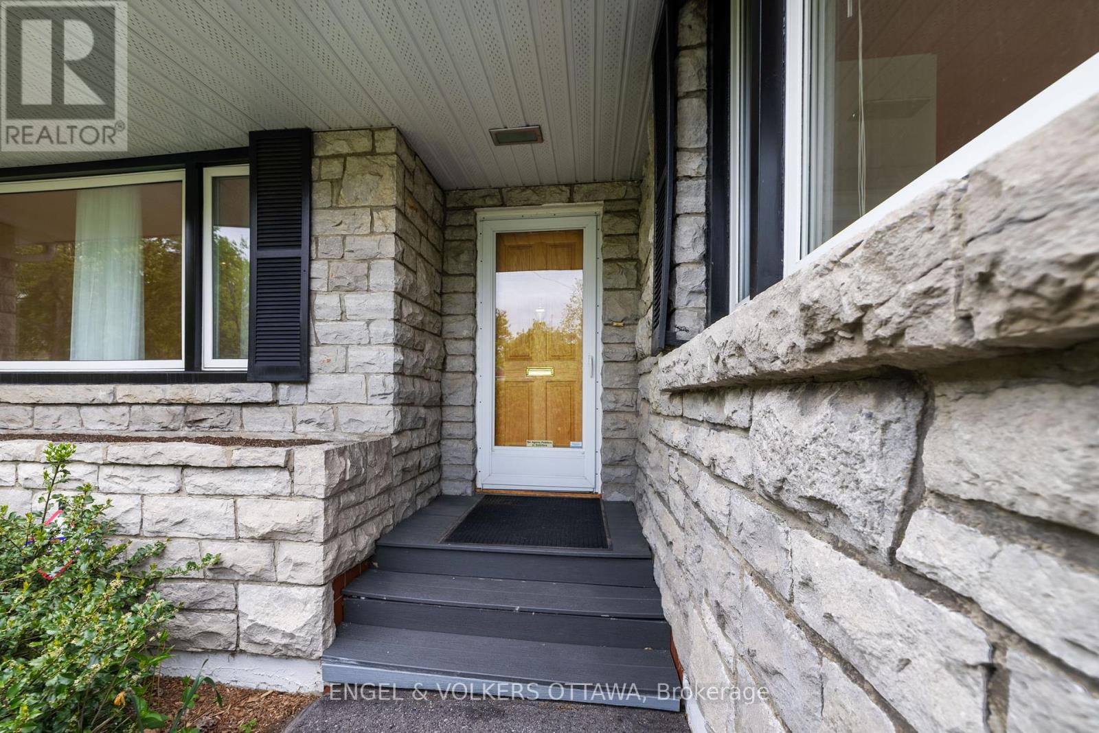 1960 Alta Vista Drive