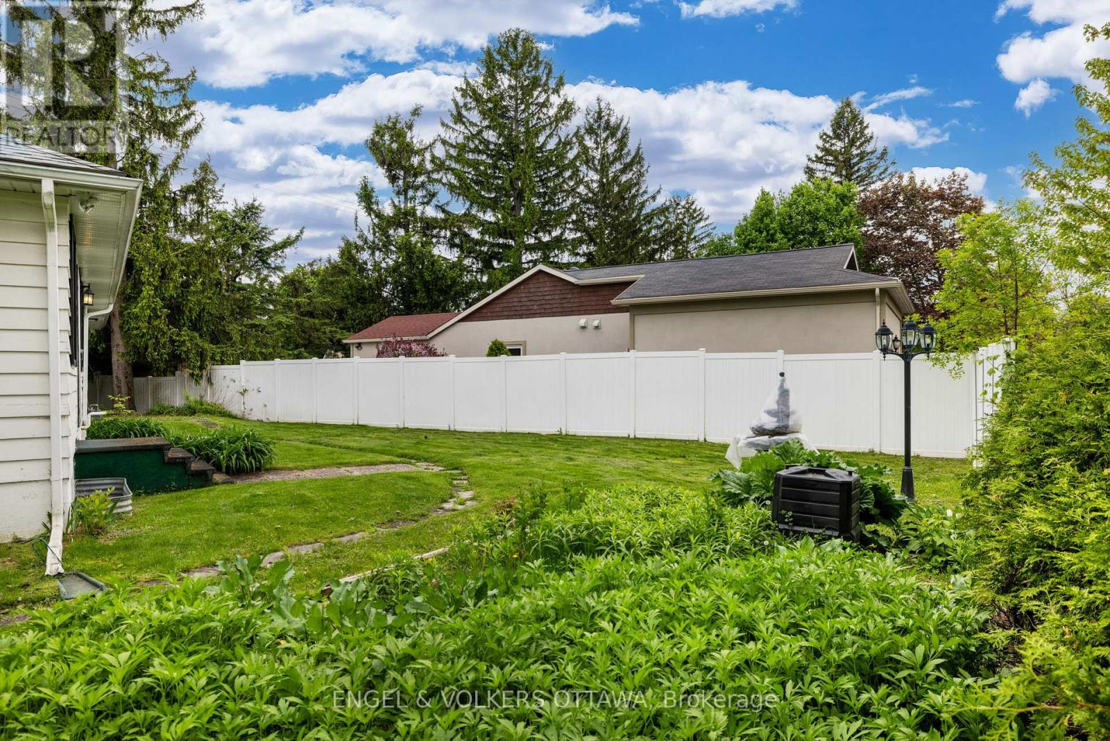 1960 Alta Vista Drive