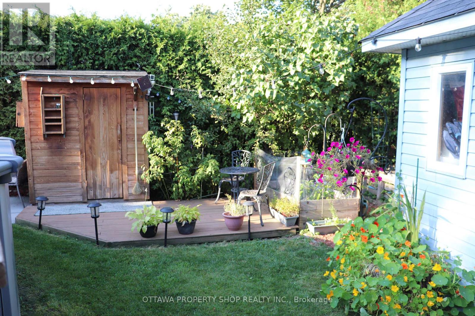 6156 Vineyard Drive