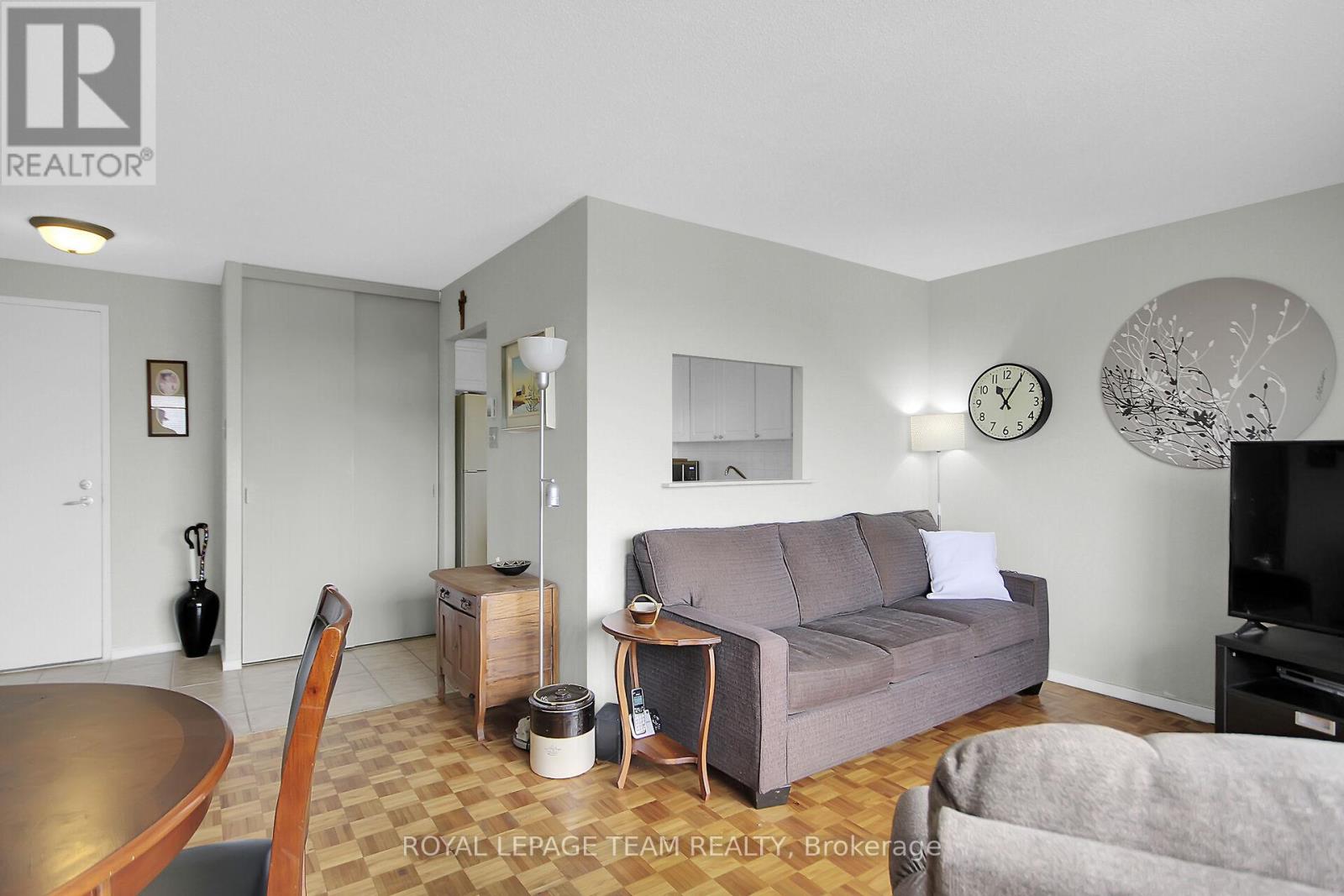 306 - 20 Chesterton Drive