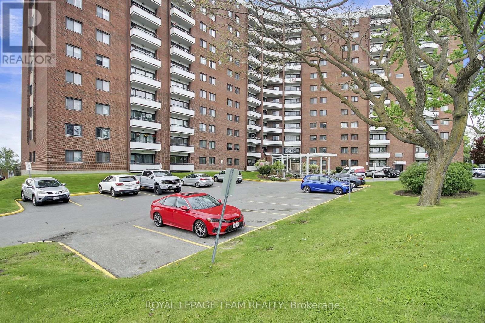 306 - 20 Chesterton Drive