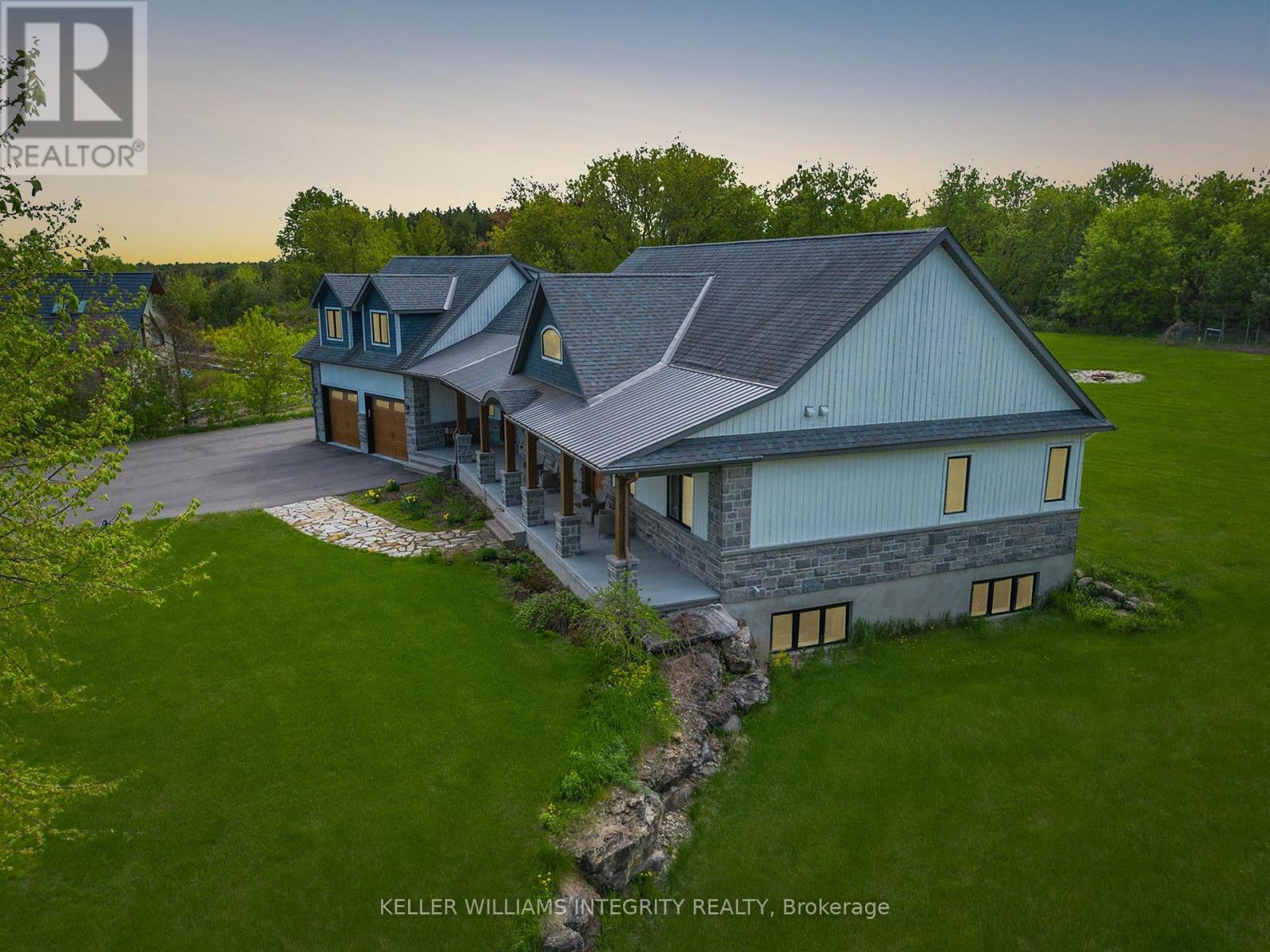 127 Beach Heights