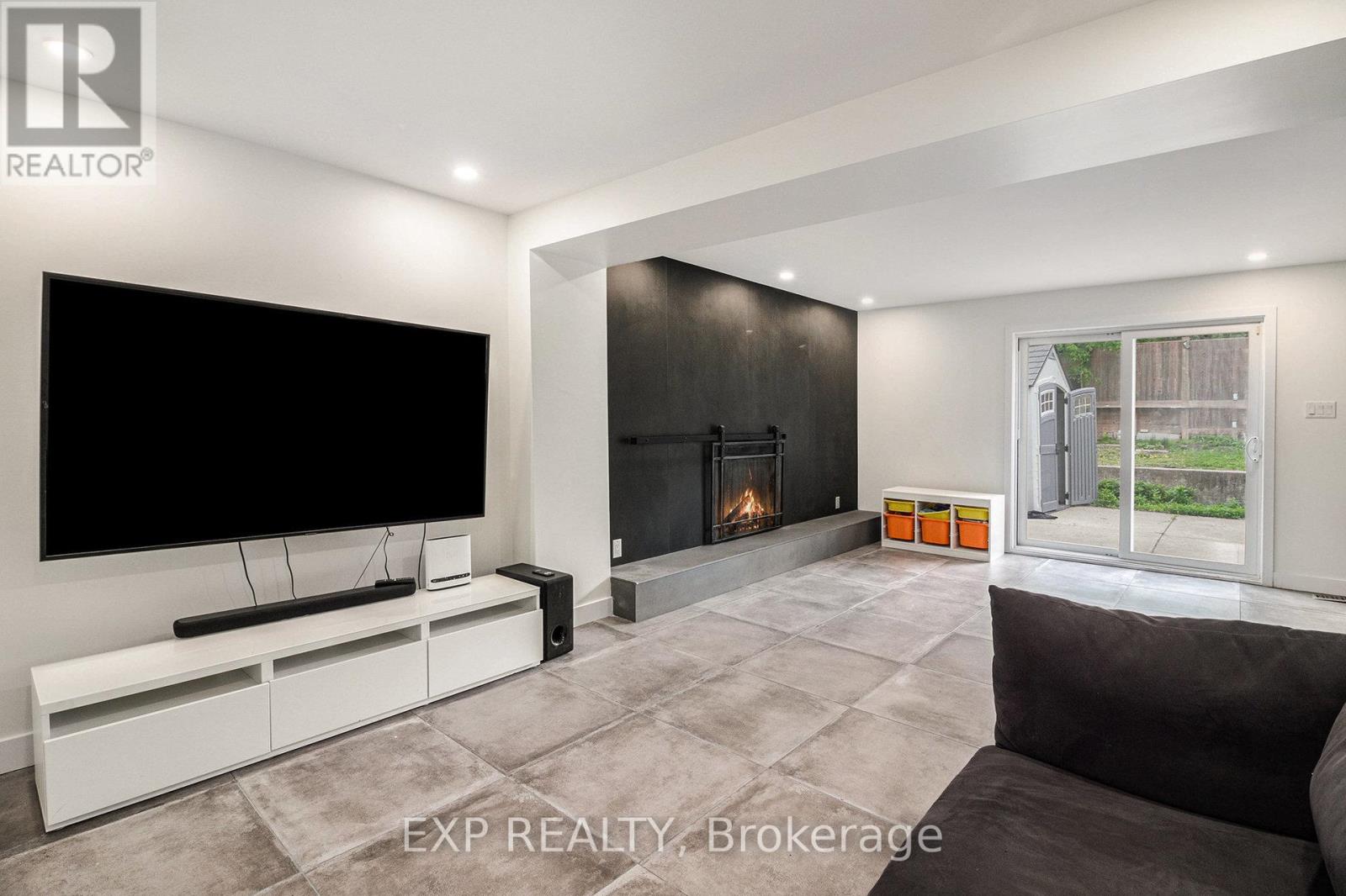 2195 Niagara Drive