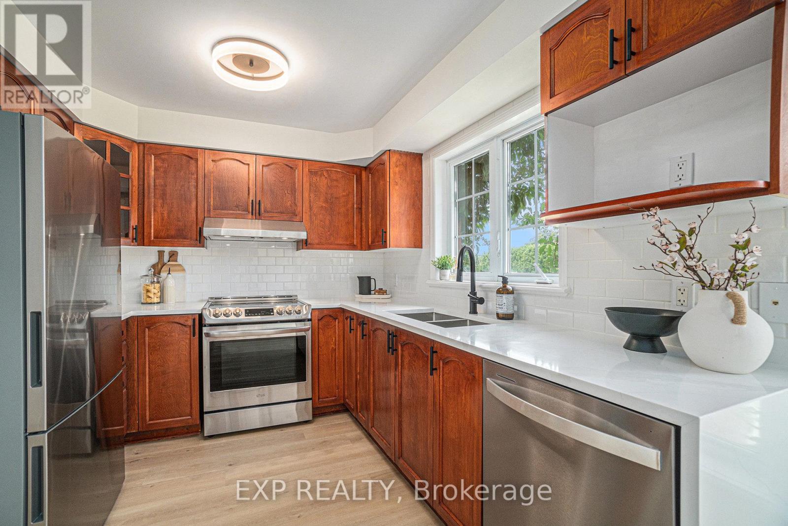 121 - 5 - 70 Edenvale Dr Drive