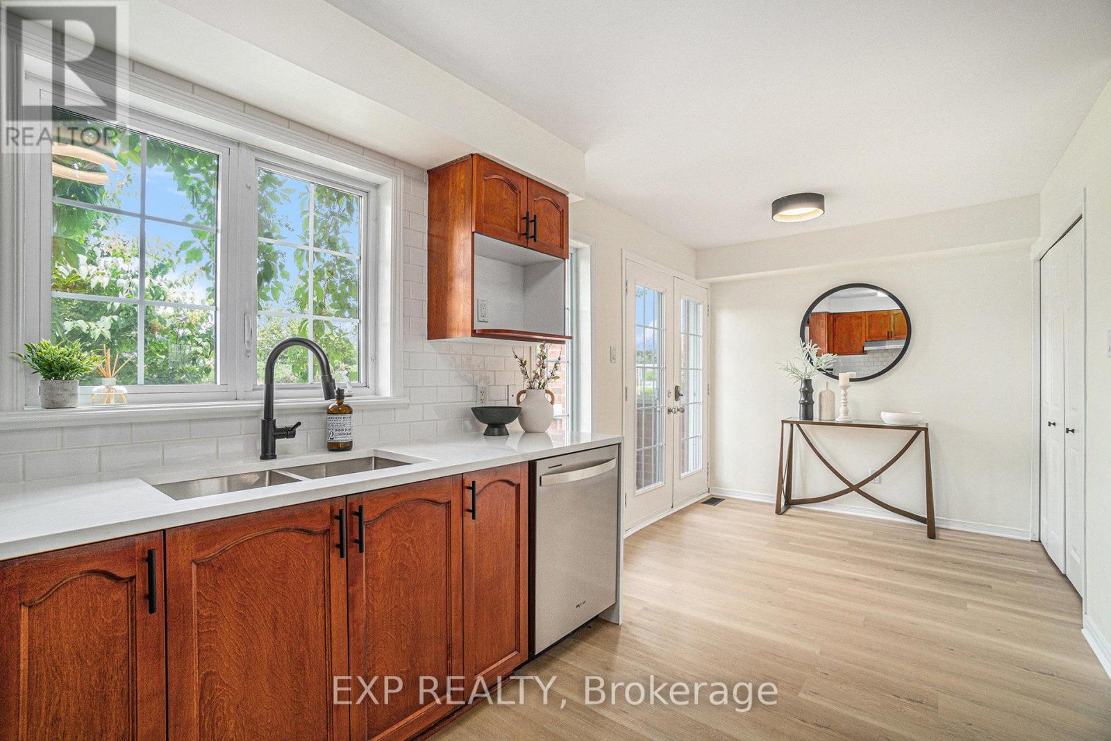 121 - 5 - 70 Edenvale Dr Drive